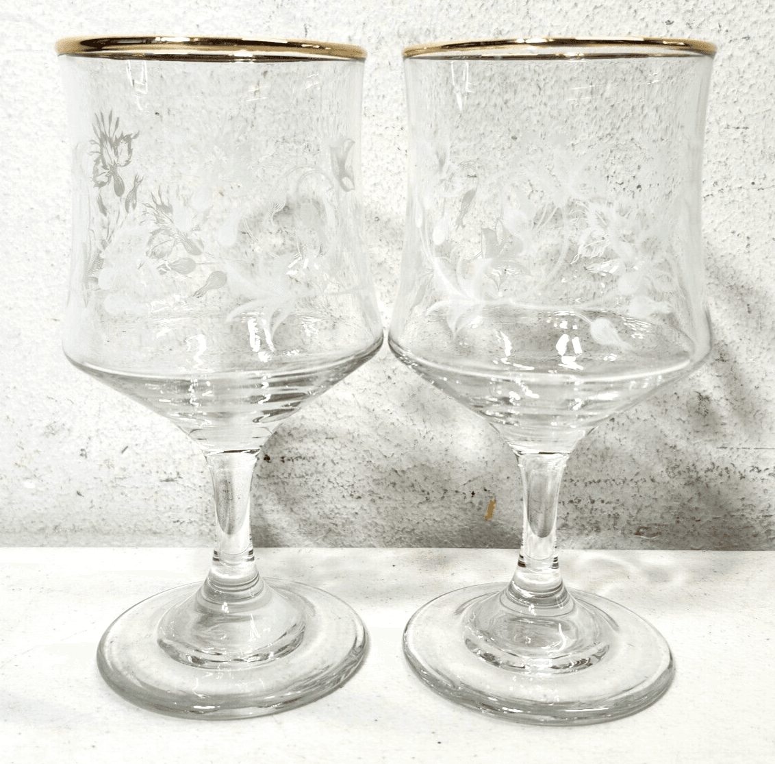 2 Vintage Regent Wine Glasses White Flower Design With Gold Rim 6"