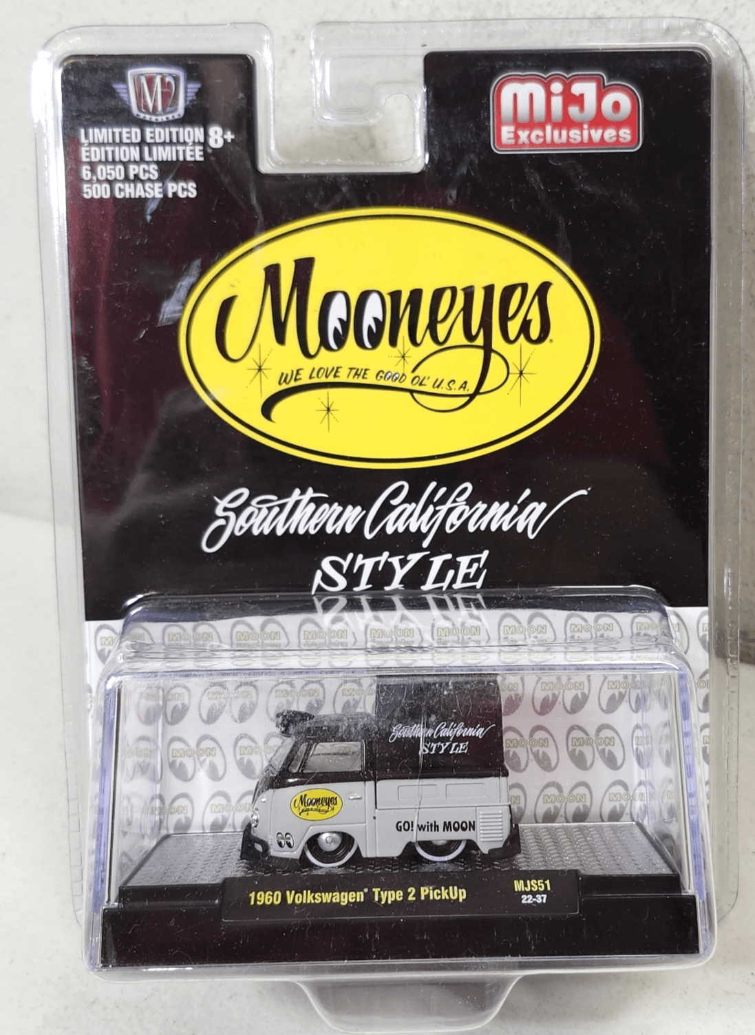 M2 Machines 1960 Volkswagen Type 2 Pickup Mooneyes MJS-51 Toy 1/64 Vehicle NEW