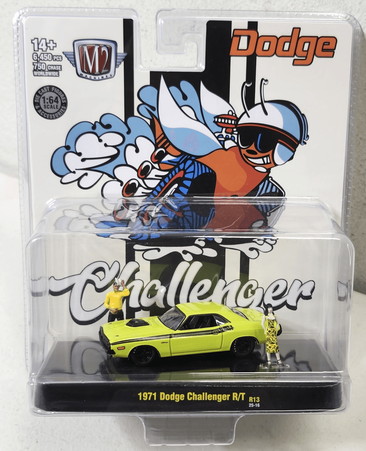 M2 Machines Diorama 1971 Dodge Challenger R/T Chase Car 1/64 Toy Vehicle NEW