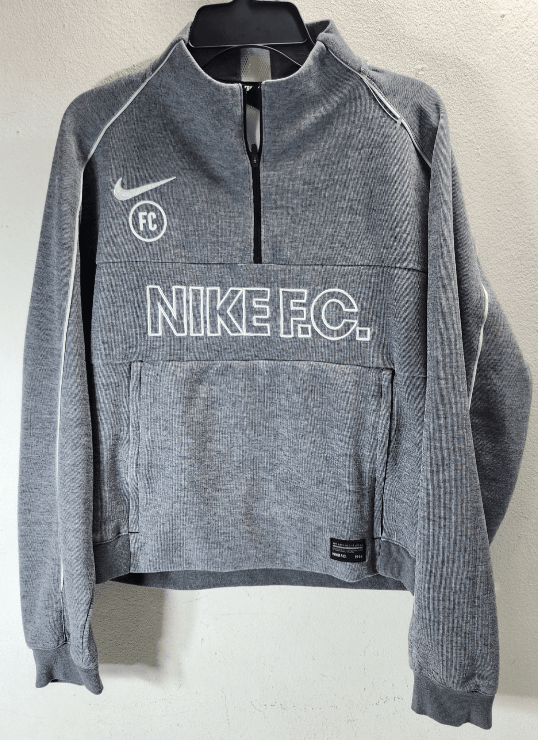 Women’s Nike F.C Football Pullover Shirt Size Small Gray Long Sleeve