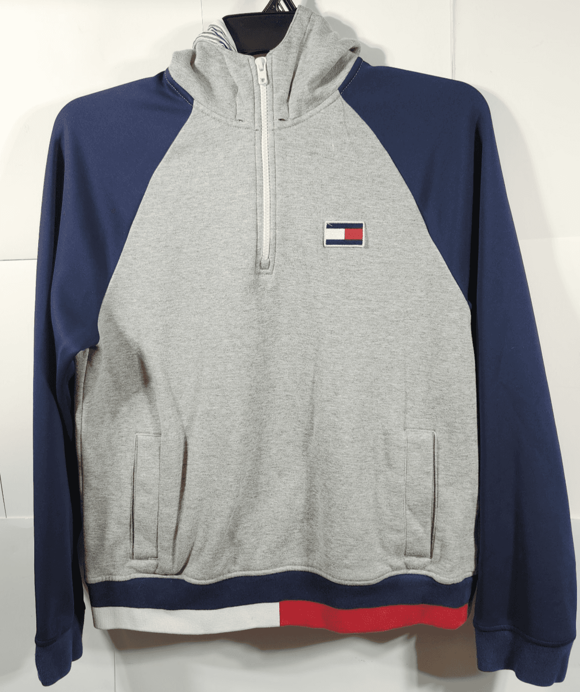 Tommy Hilfiger Men's M Grey Heather Logo Graphic 1/4 Zip Hoodie Sweatshirt