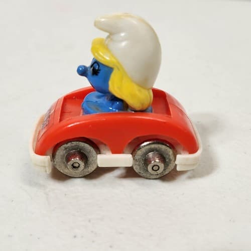 Vintage 1983 Mini 2" Long Smurfette Tin Metal Wheels Car Kids Toy Vehicle Smurf