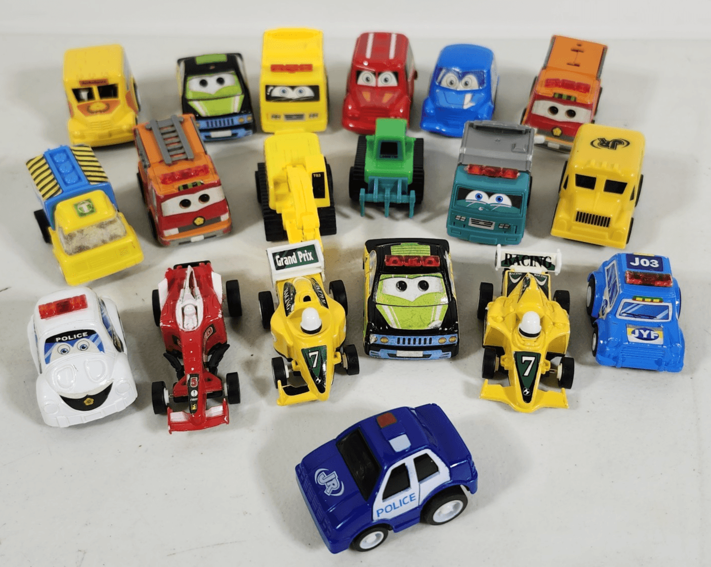 19 Pull Back Speeder Cars Kids Toy Vehicles Bundle Lot Police Bus Construction