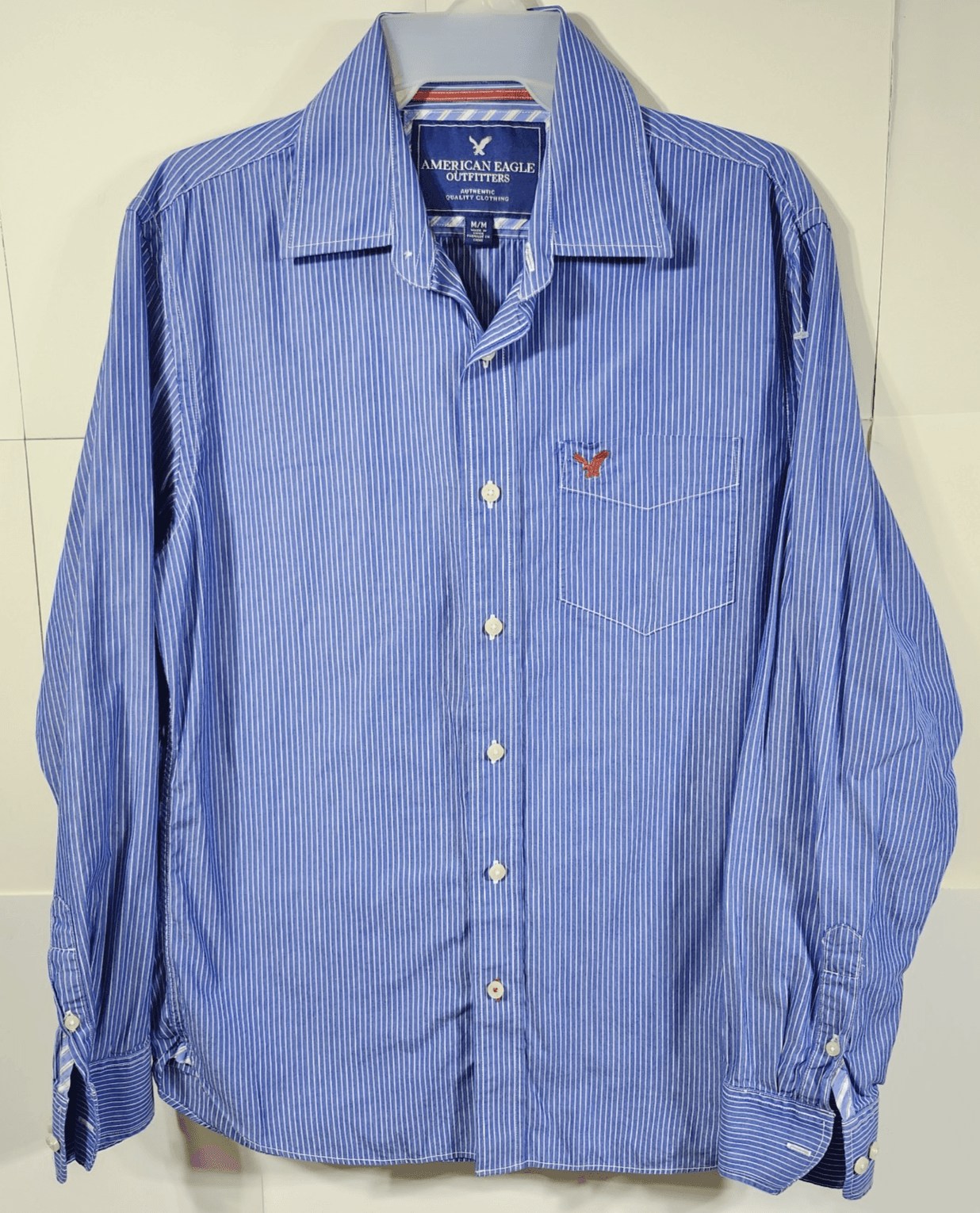 American Eagle Mens Button Up Long Sleeve Shirt Size Medium Blue White Striped