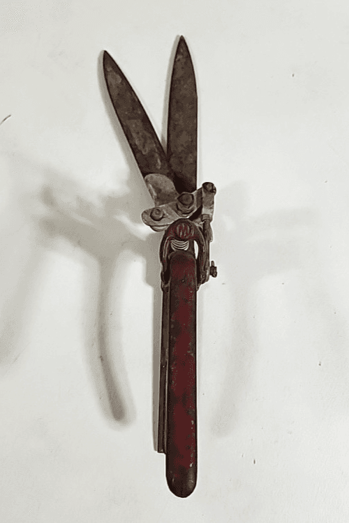 Vintage Wiss Grass Clippers Shears Lawn Hedge Plant Trimming Locking Model 57H