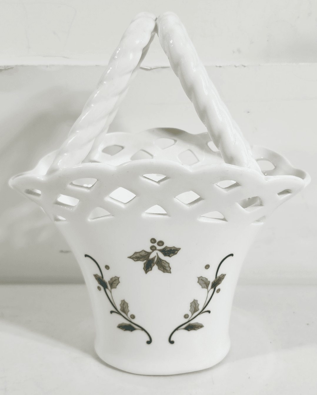Mikasa White Glass Basket With Painted Holly Leaves 7" Home Decor Planter
