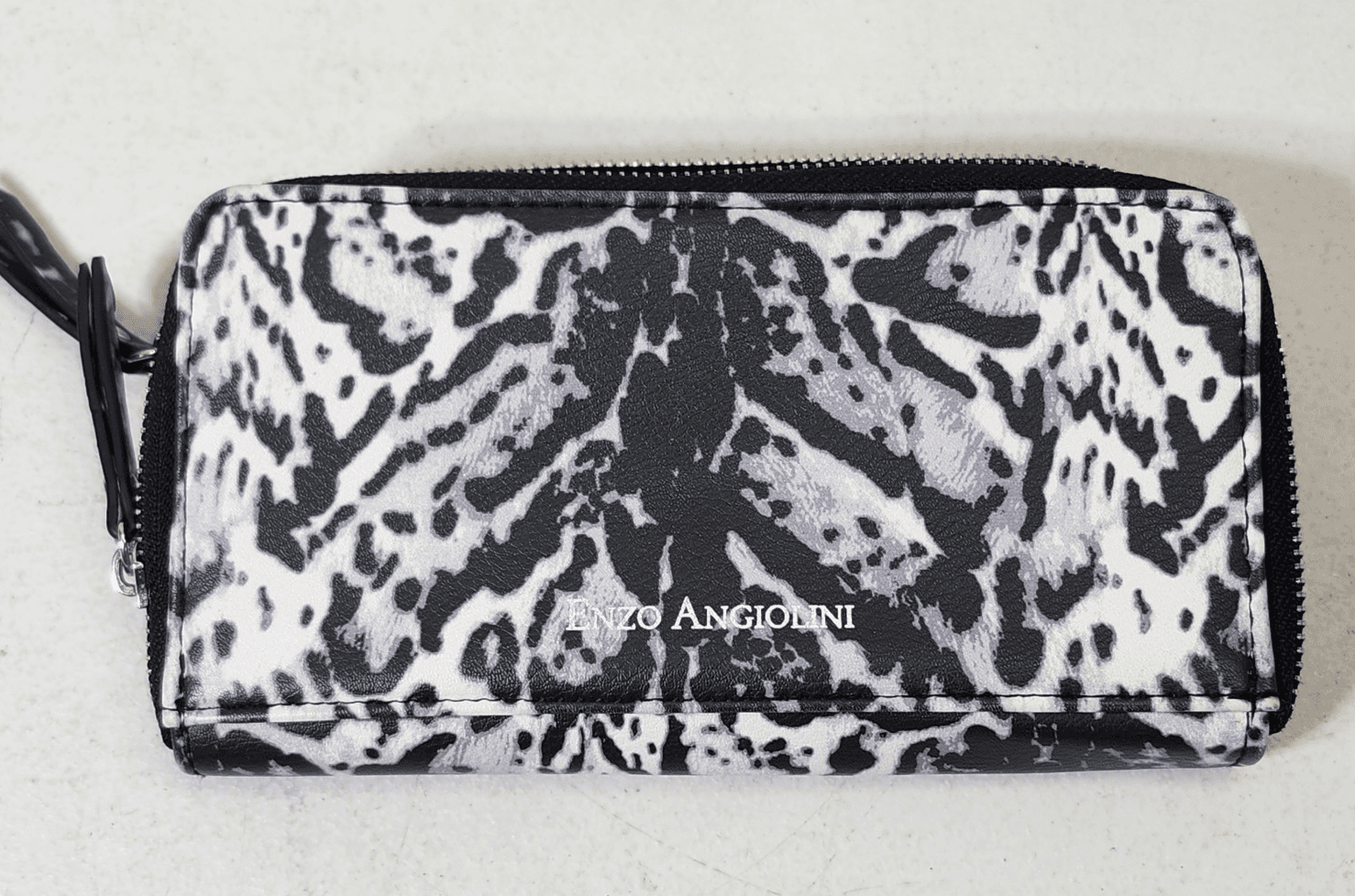 ENZO ANGIOLINI Womens Zip-Around Clutch Wallet Wristlet Black White