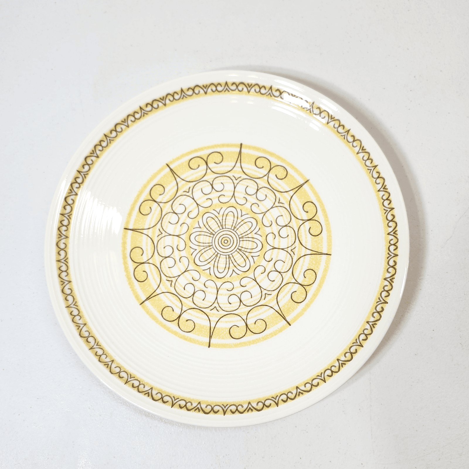 Ironstone Sierra Dinner Plate 10" Yellow Retro Vintage Design