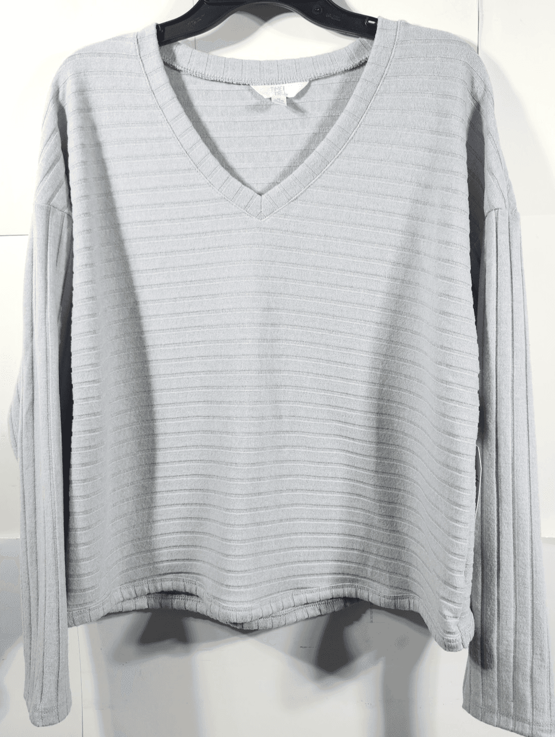 Time and Tru Women's M Shirt Ribbed Hacci V-neck Top Gray NEW