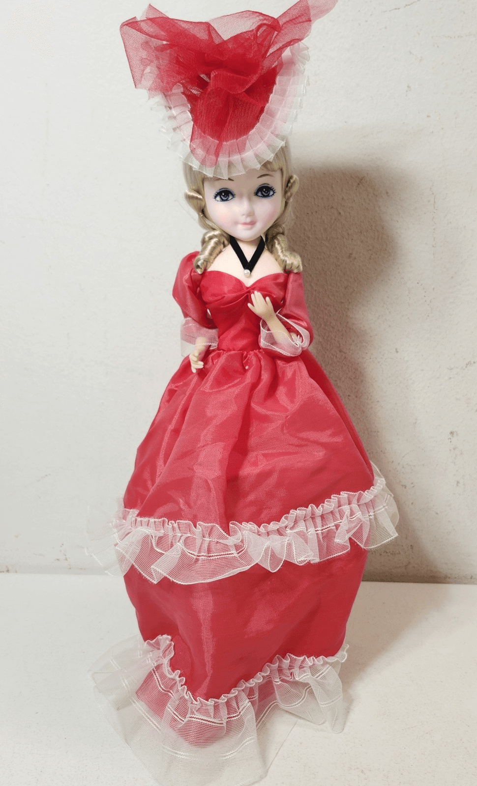 Boudoir Big Eyes 15” Doll In Red Dress Outfit Musical Rotates