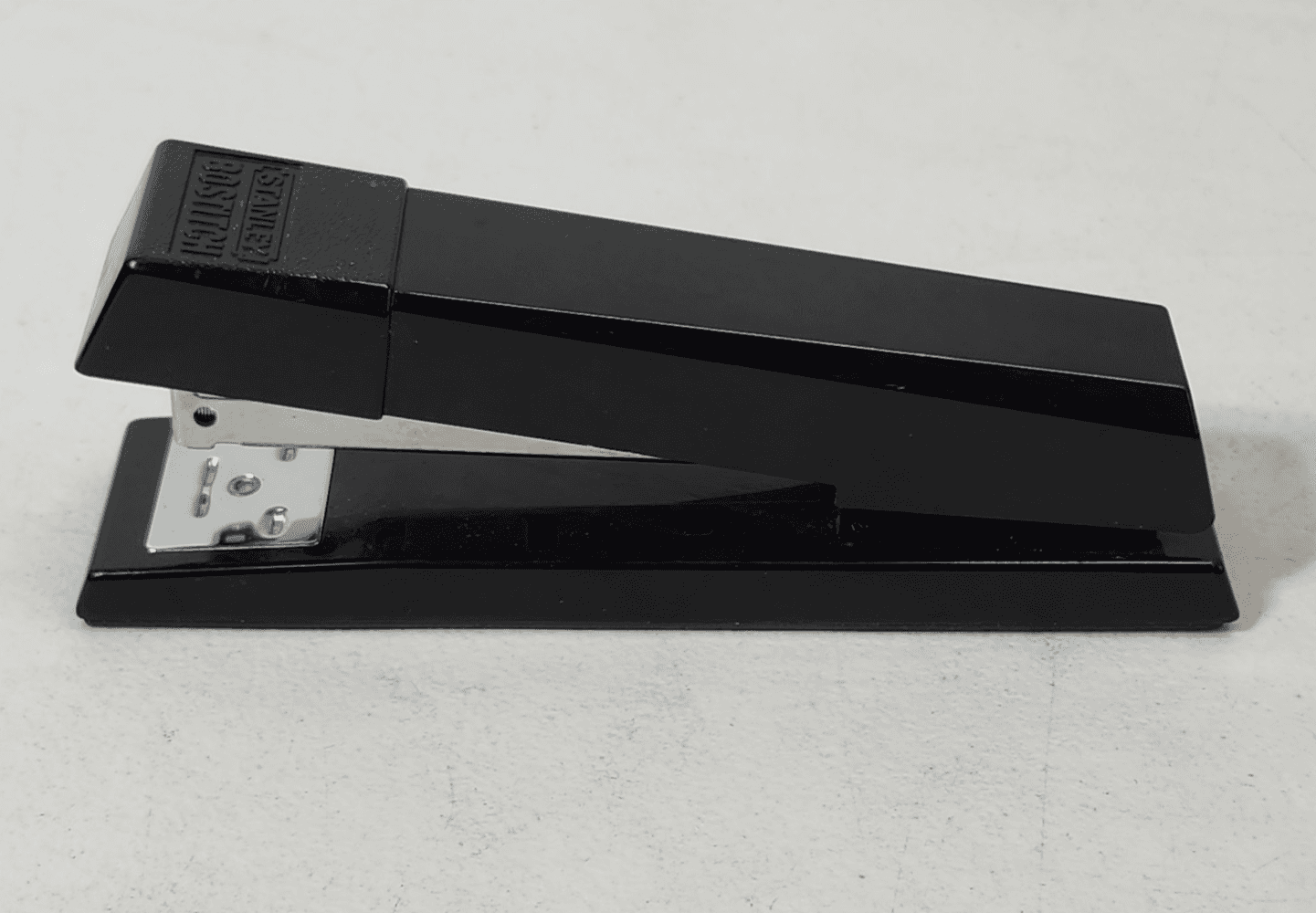 Bostitch Desk Stapler 20-Sheet Capacity Black B660BK