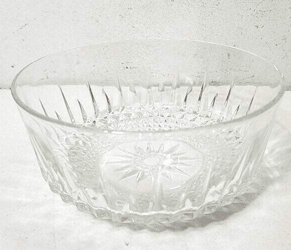 Large Arcoroc Crystal Starburst Serving Salad Bowl 8" France