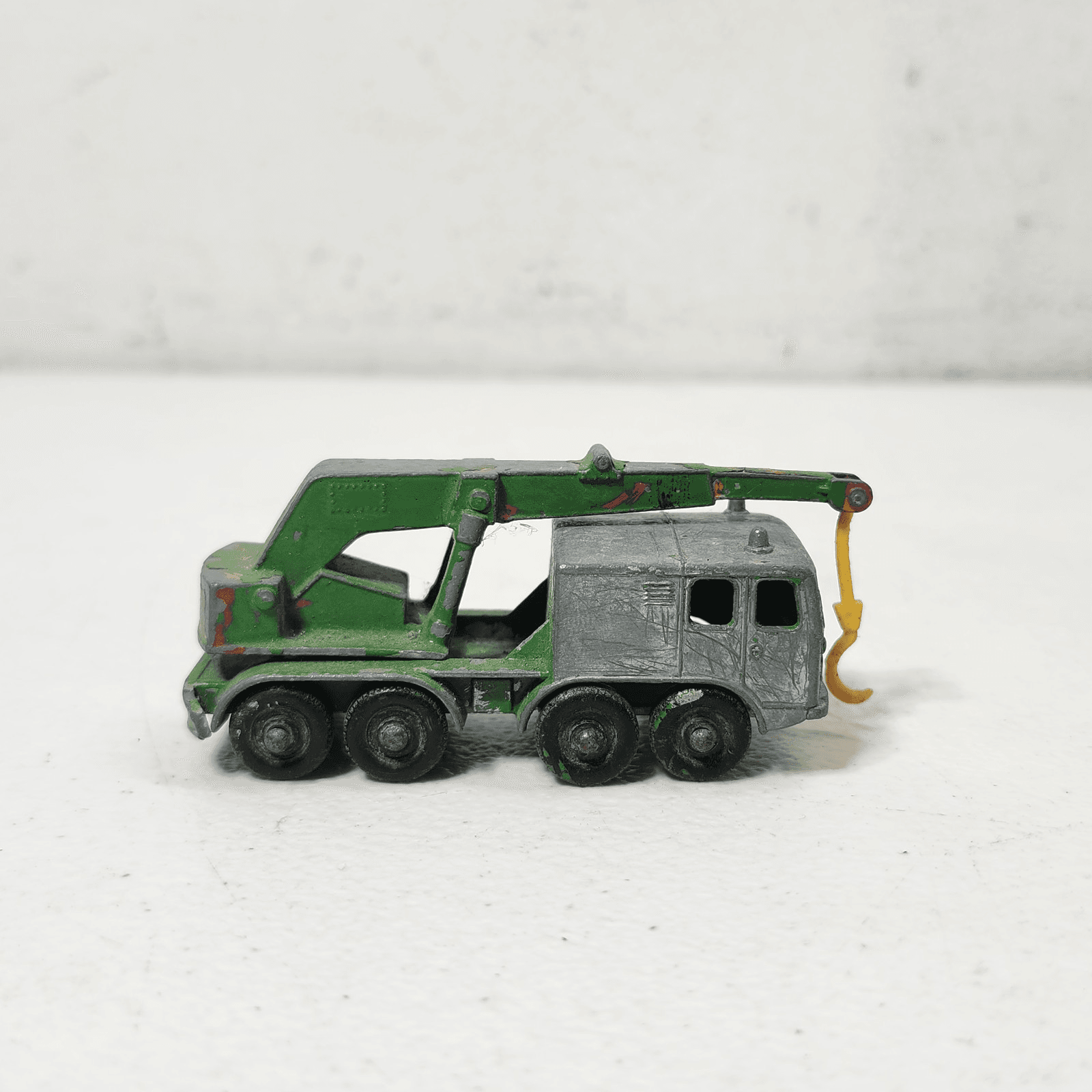 Vintage Matchbox 1965 8 Wheel Crane Truck # 30 Green Toy Diecast Vehicle Loose
