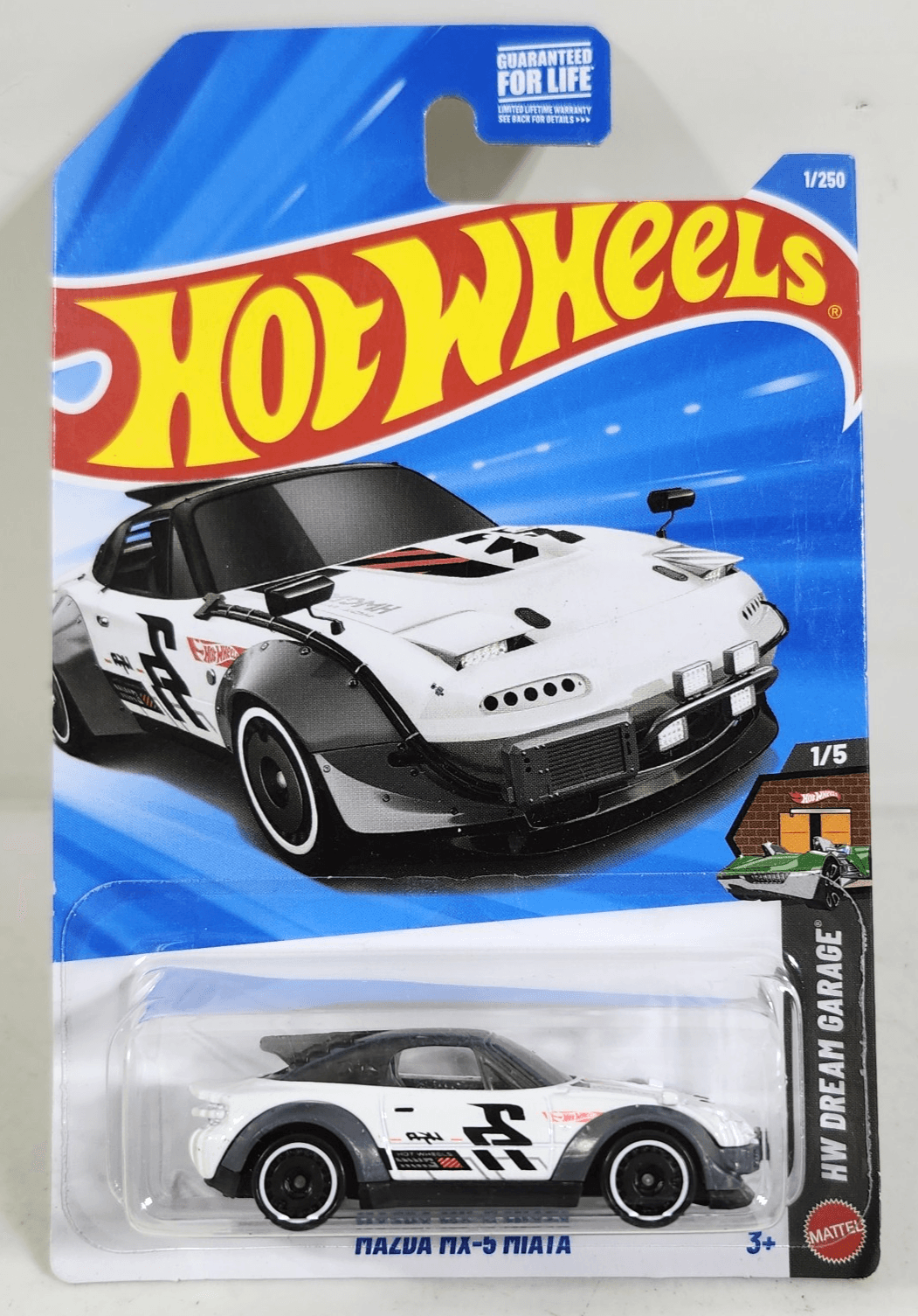 Hot Wheels Mazda MX-5 Miata HW Dream Garage White Car 1/64 Toy Vehicle NEW