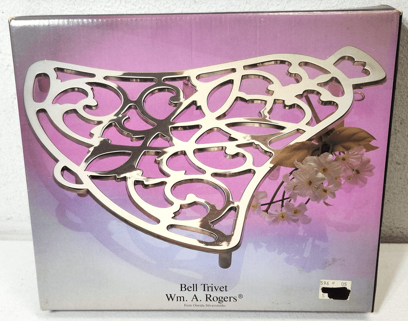 Vintage Wm. A. Rogers Oneida Silver Color Metal Bell Footed Trivet Hot Pad USA