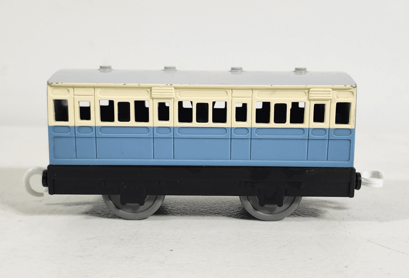 Skarloey Blue Passenger Coach Train Car Thomas & Friends Trackmaster 2002