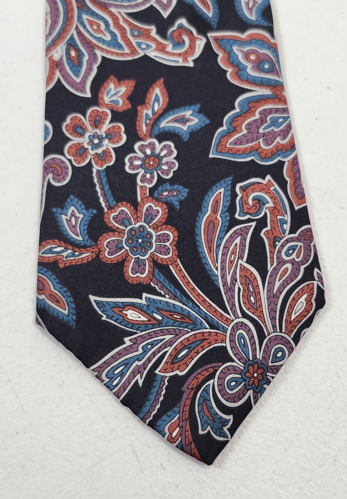 American Traditions Mens Tie Silk Necktie Black Red White Blue 59" x 3.75"