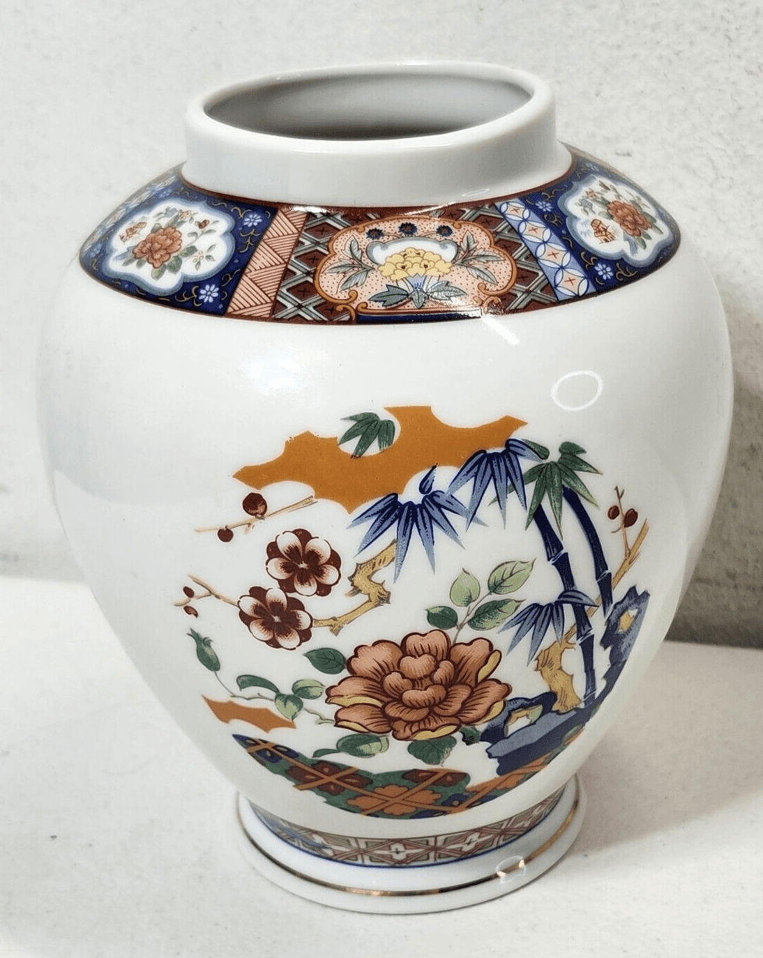 Vintage Imari Ware Japan Japanese Porcelain Vase Urn Jar Ginger Bamboo Porcelain