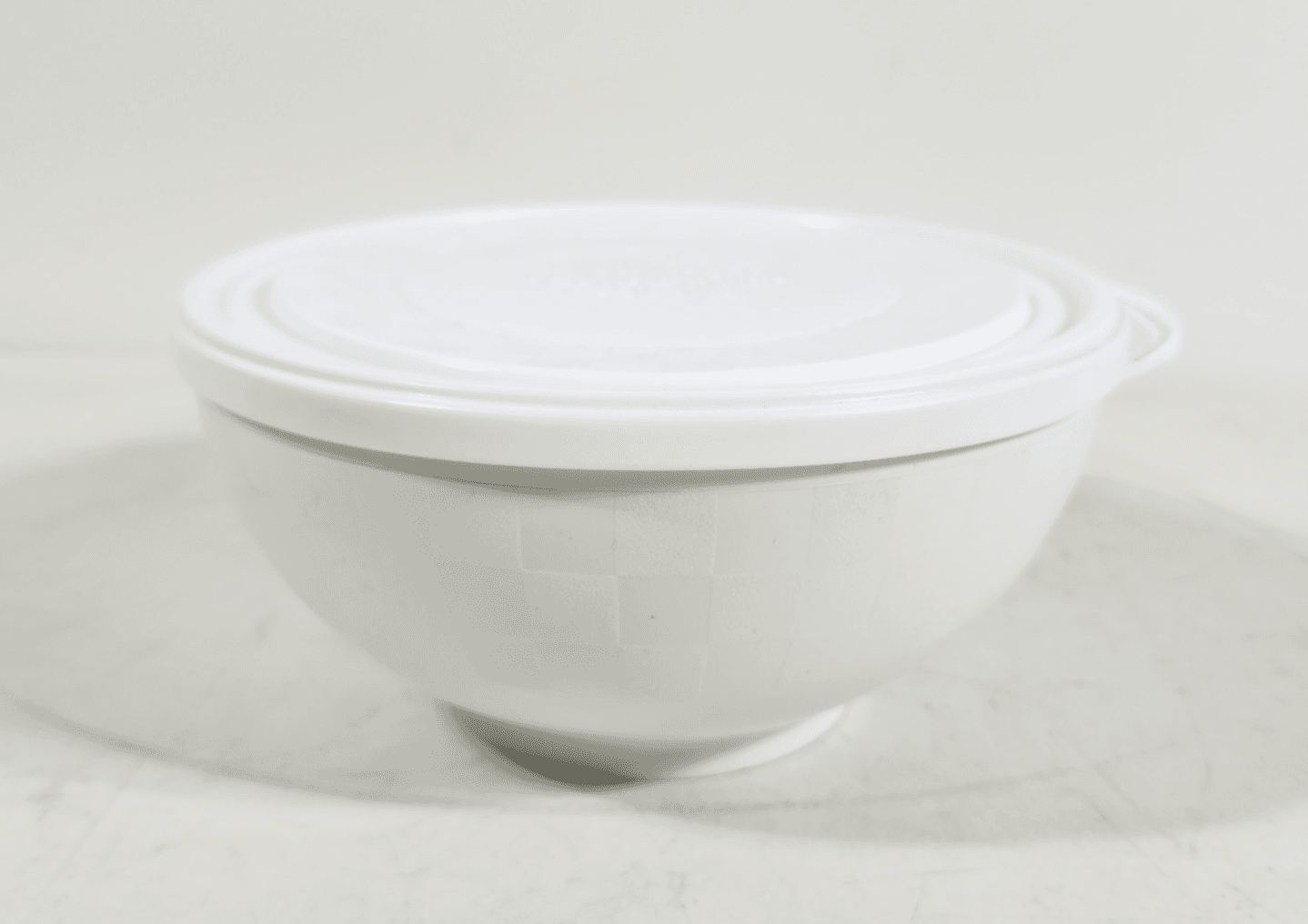 Pampered Chef #2788 Chillzanne White 3 Cup 6” Bowl with Lid