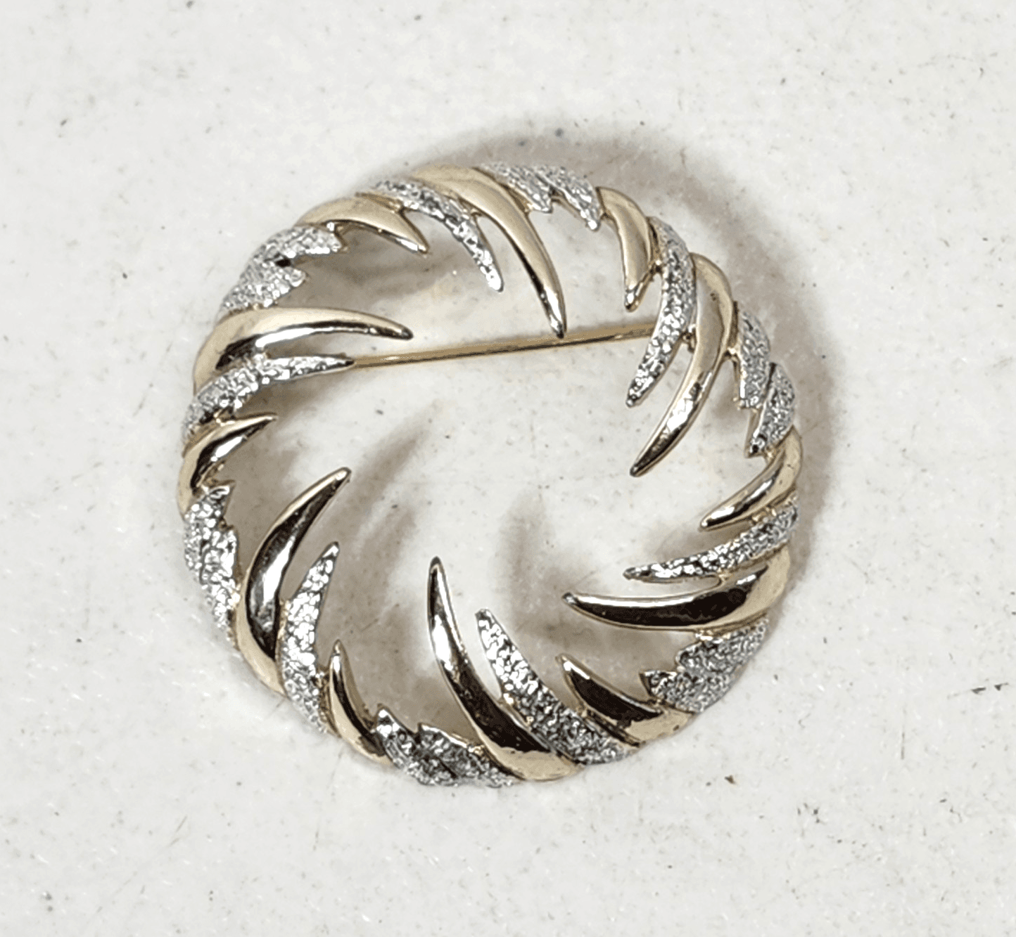Sarah Coventry Circular Brooch