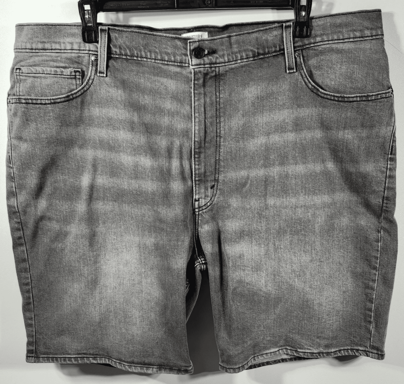 Levi’s Men's 44 Gray Denim Shorts Straight Leg Casual With Pockets