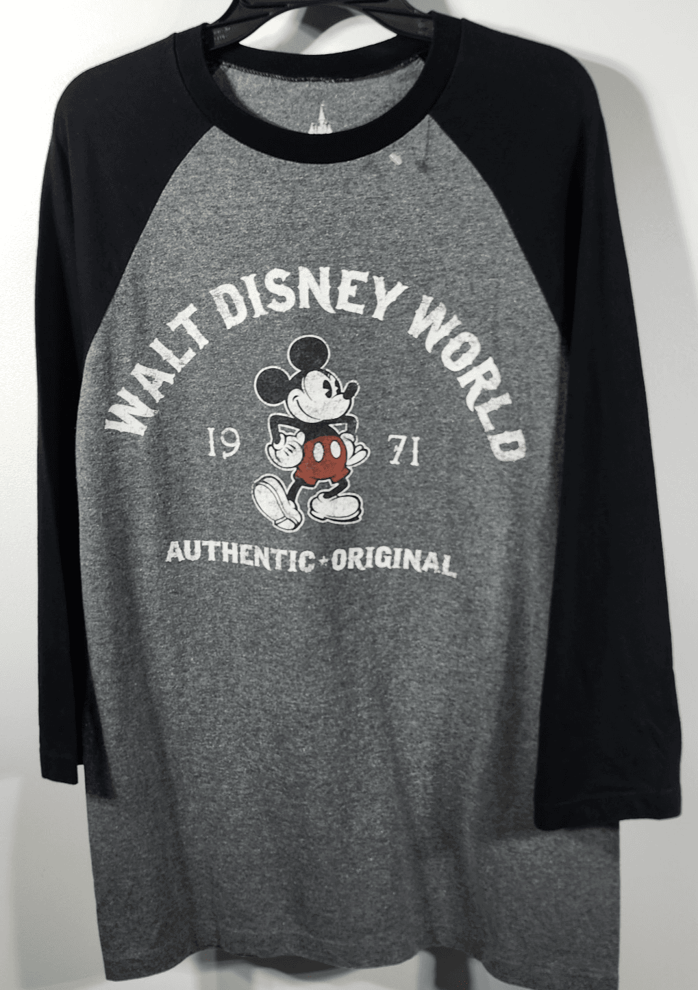 Walt Disney World Mickey Mouse T-shirt Men’s Small Gray Black Cartoon Graphic