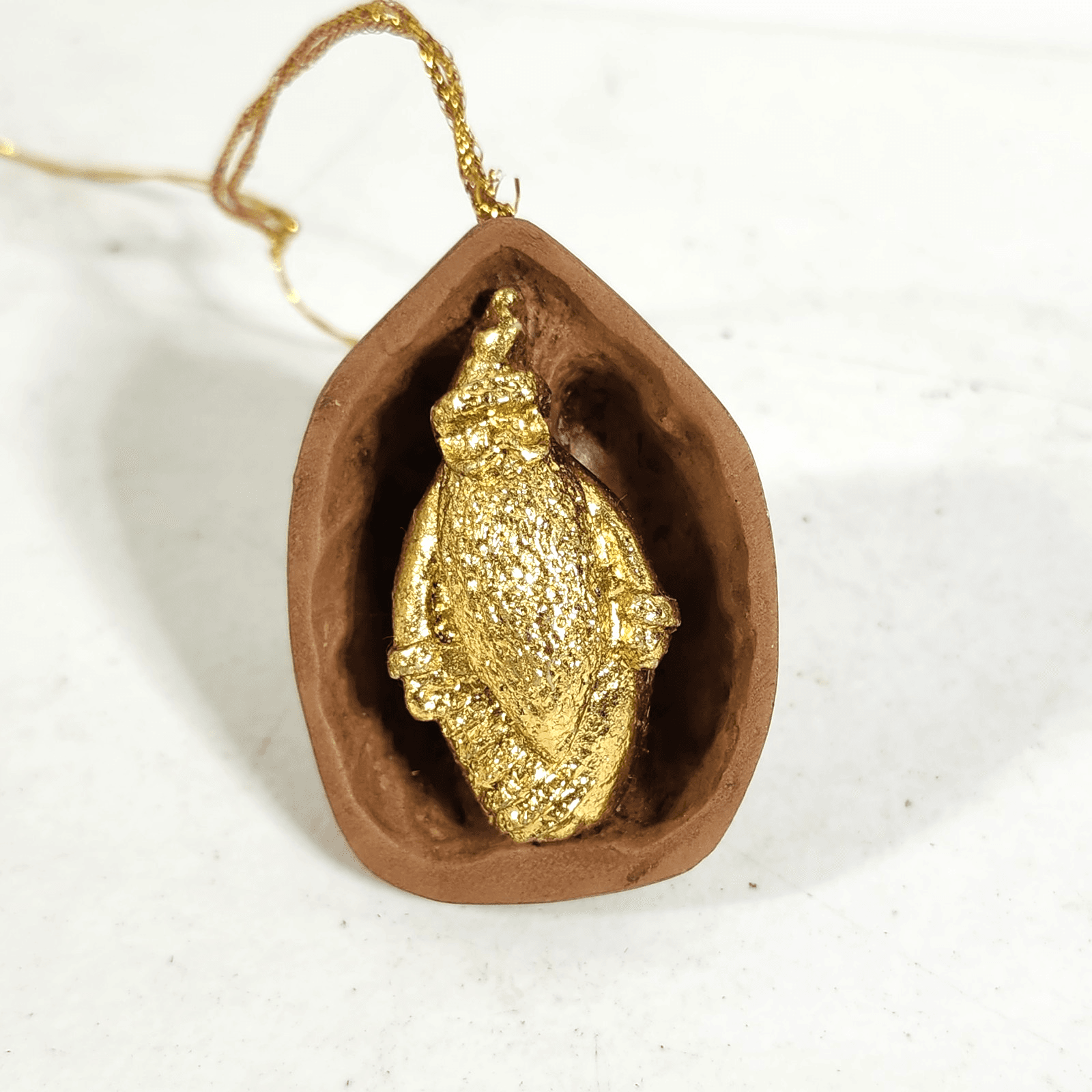 Vintage In A Nutshell Ornament Christmas Holiday Decoration Dept. 56