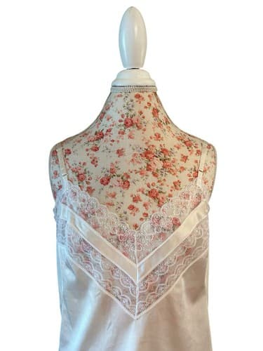 Vanity Fair Shiny Cream Camisole Scalloped Embroidered Floral Lace Lingerie 38