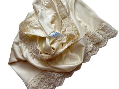 Vintage Olga Secret Hug Half Slip Skirt Yellow Cream Lingerie Sheer Lace Waist
