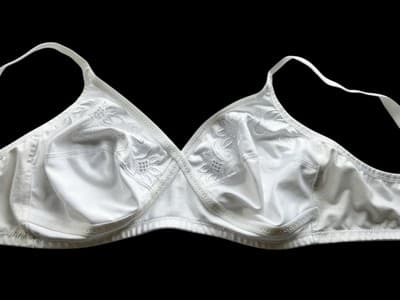 Marks And Spencer White Bra 38C Wire Free Embroidered Cups Cotton Blend Wireless
