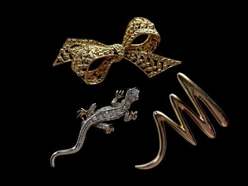 Vintage Brooch Lot Of 3 Green Eye Lizard Bow Gold Finish Jewelry Pin Set