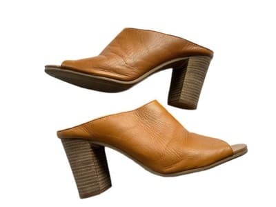 Size 10 Camel Colored Bella Vita Genuine Leather Mules Shoes Tan Slides Brown
