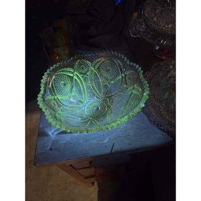 VTG Manganese Clear Glass Bowl Starburst UV Glow 365nm AS-IS Chipped/Read