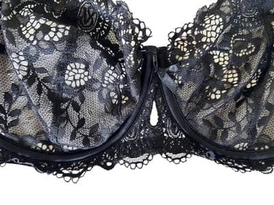 Stunning Victorias Secret Scalloped Black Lace Bra Pink Lining 34DD Volup Sexy