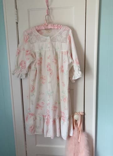 Vintage Shabby Chic Robe Pastel Pink & Aqua Floral Puffed Sleeve Pearl Button
