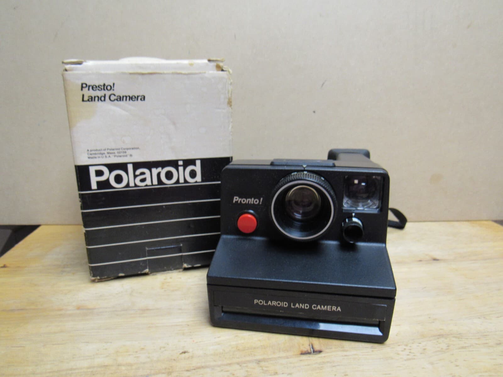 Polaroid Pronto Land camera Instant with box (J)
