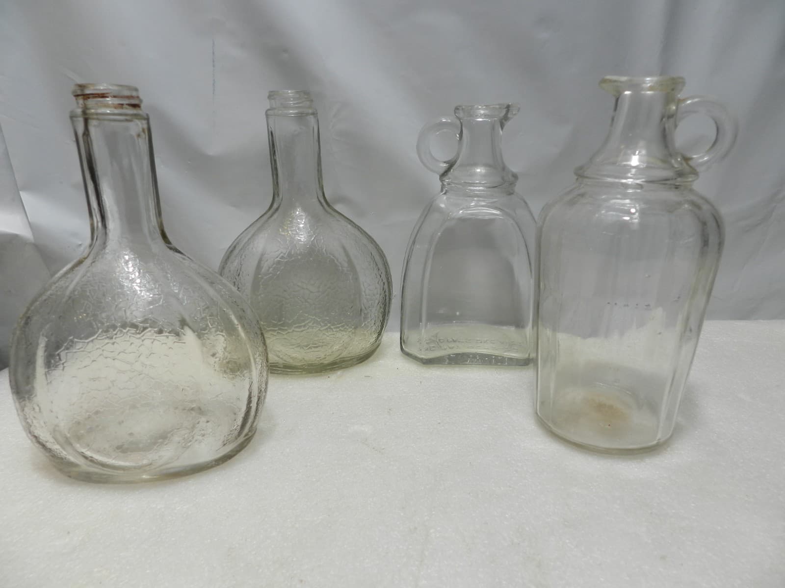 4 WHITE HOUSE VINEGAR Embossed Bottle Crackle Clear Glass Design C63J