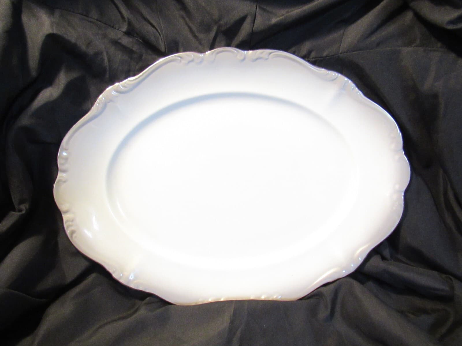 14" Oval Serving Platter Platinum Baroque JOHANN HAVILAND White Silver Trim F94