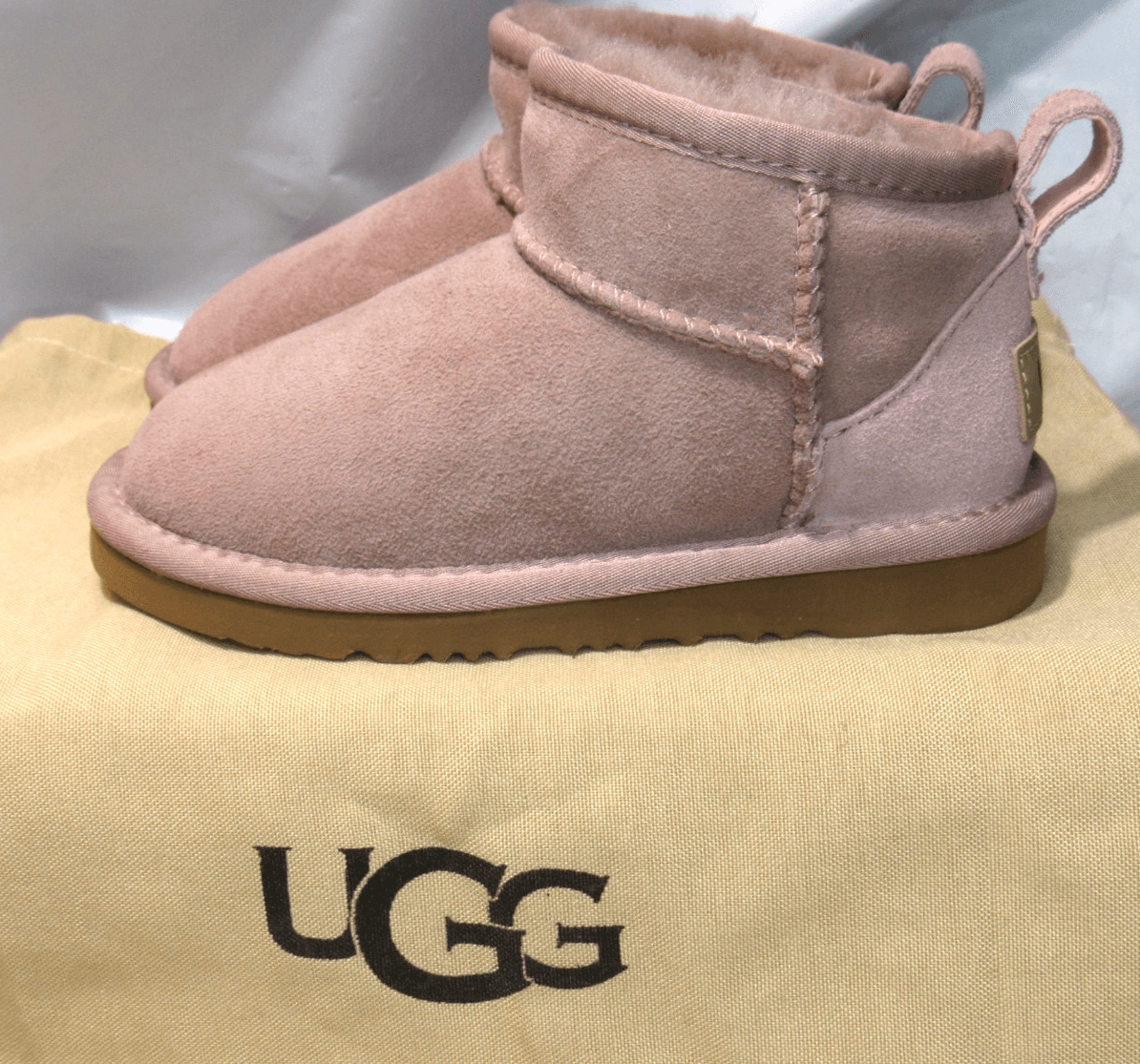 UGG Kids' Classic Ultra Mini Boot Authentic Sz 3 US Blush Pink (J22K)