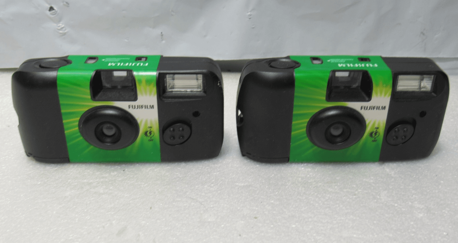 2 Vintage FUJIFILM QuickSnap Flash Camera 54 Exposure New Exp 2015 2016 (V52M)