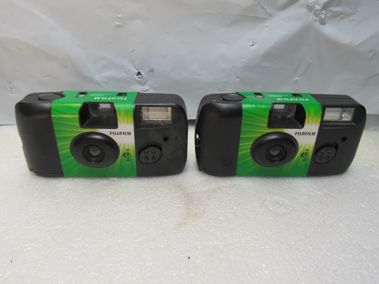 2 Vintage FUJIFILM QuickSnap Flash Camera 54 Exposure New Exp 2015 2017 (V55M)