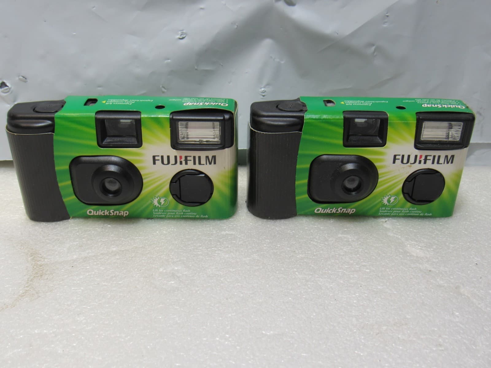 2 Vintage FUJIFILM QuickSnap Flash Camera 54 Exposure New Exp 2016 (V54M)