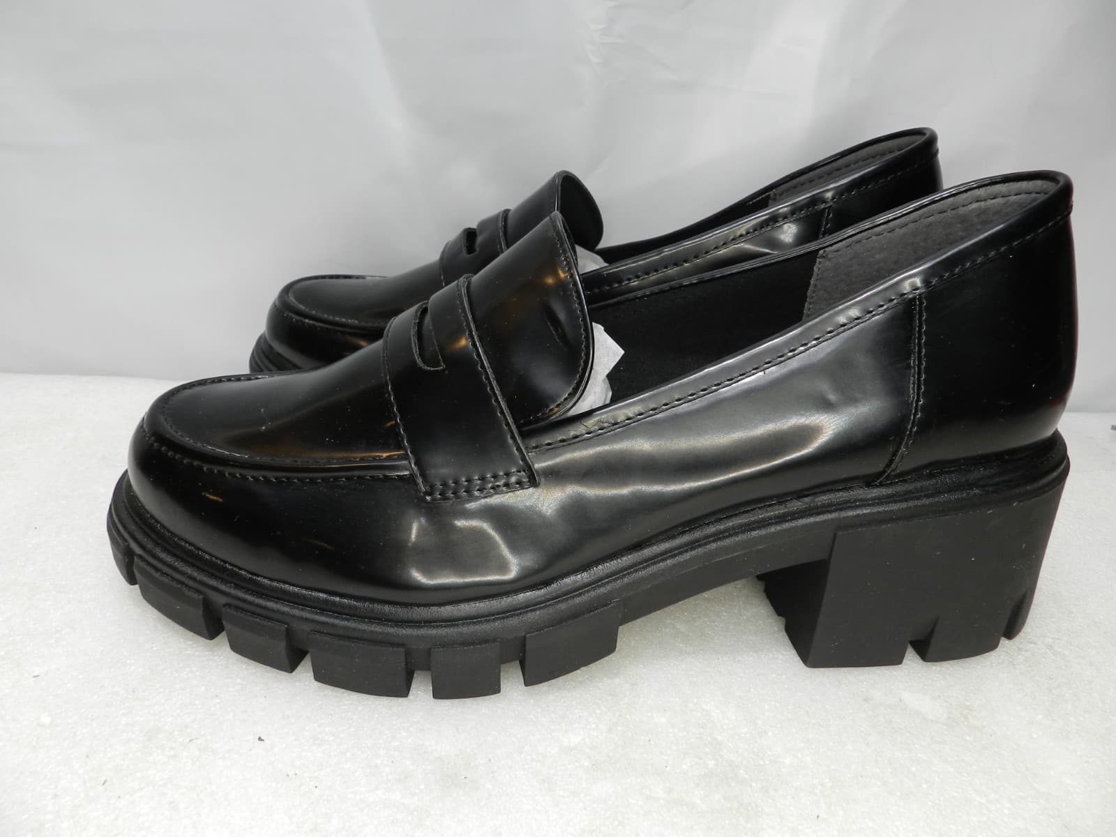 Me Too Platform Penny Loafers Sage 10 M Black Patent Slip On (L6K)