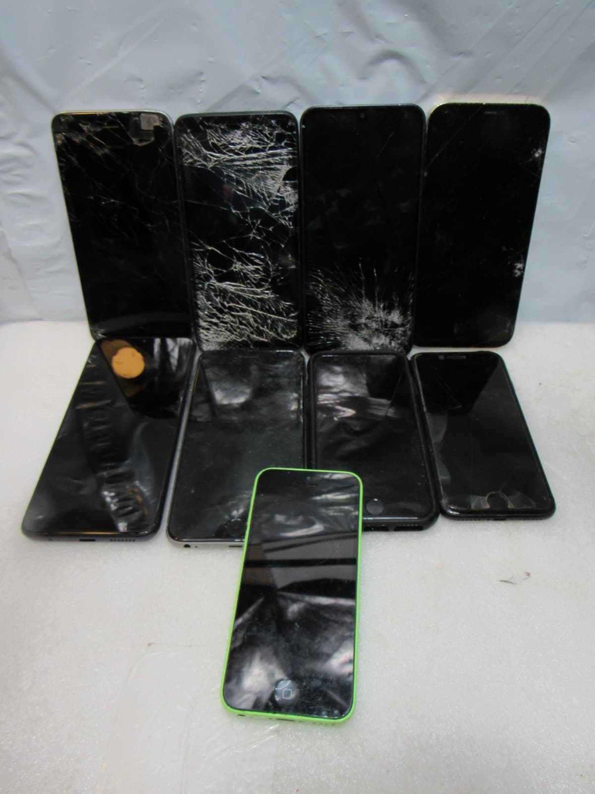 Lot of 9 Apple iPhones / Samsung/Motorola– Mixed Models For Parts or Repair J53K