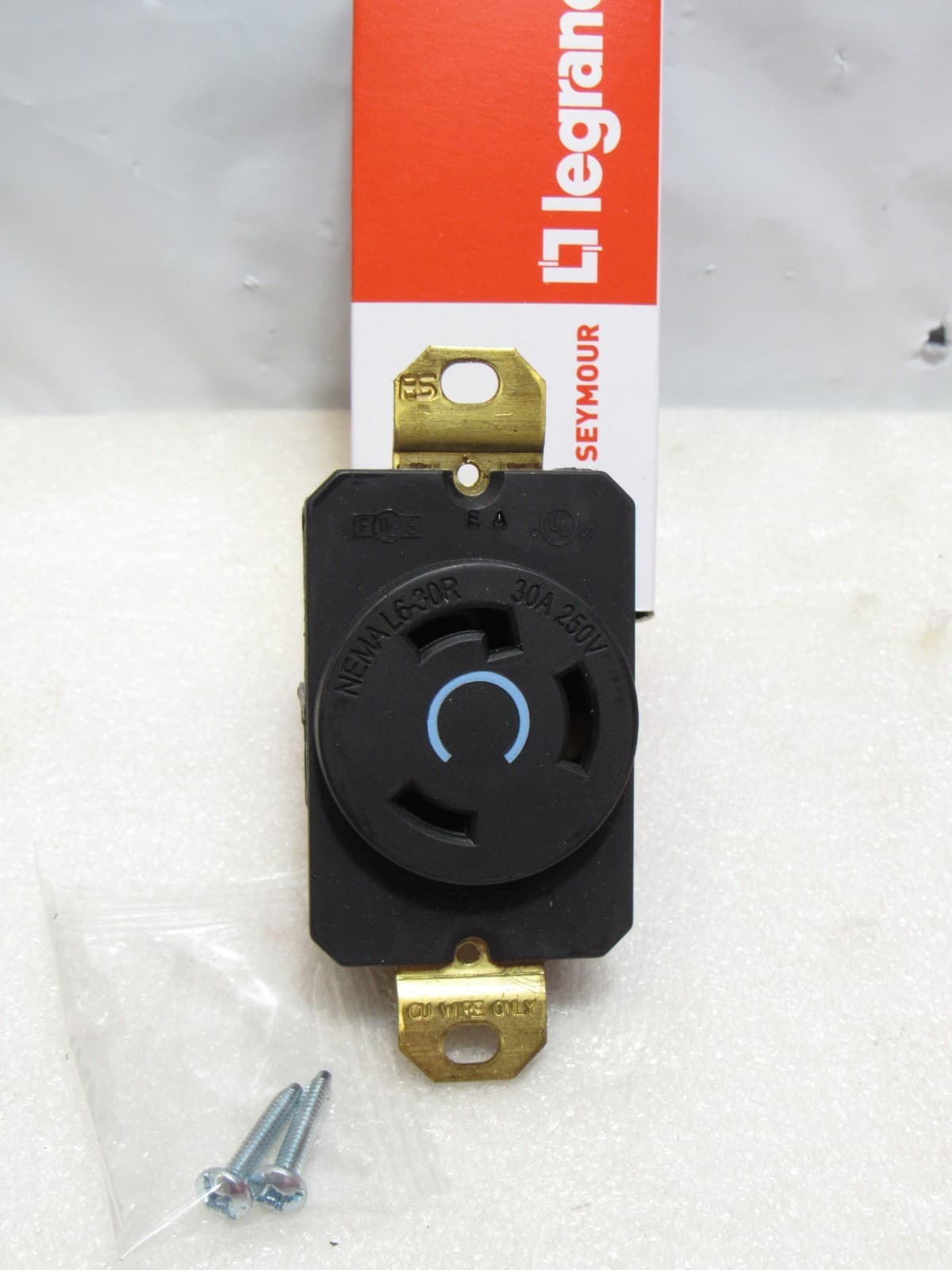 Legrand / Pass & Seymour L630 L6-30-R Turnlok Receptacle 30A 250V 2P 3W (C79M)