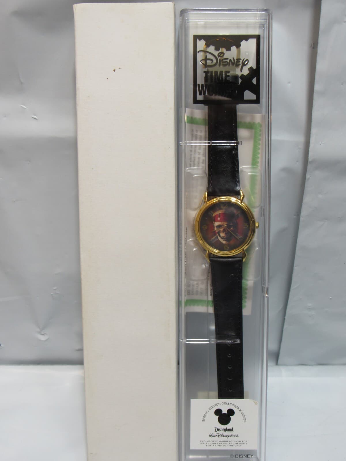 Disney Time Works: Pirates of the Caribbean Watch SE Collector's Series (Q58M)