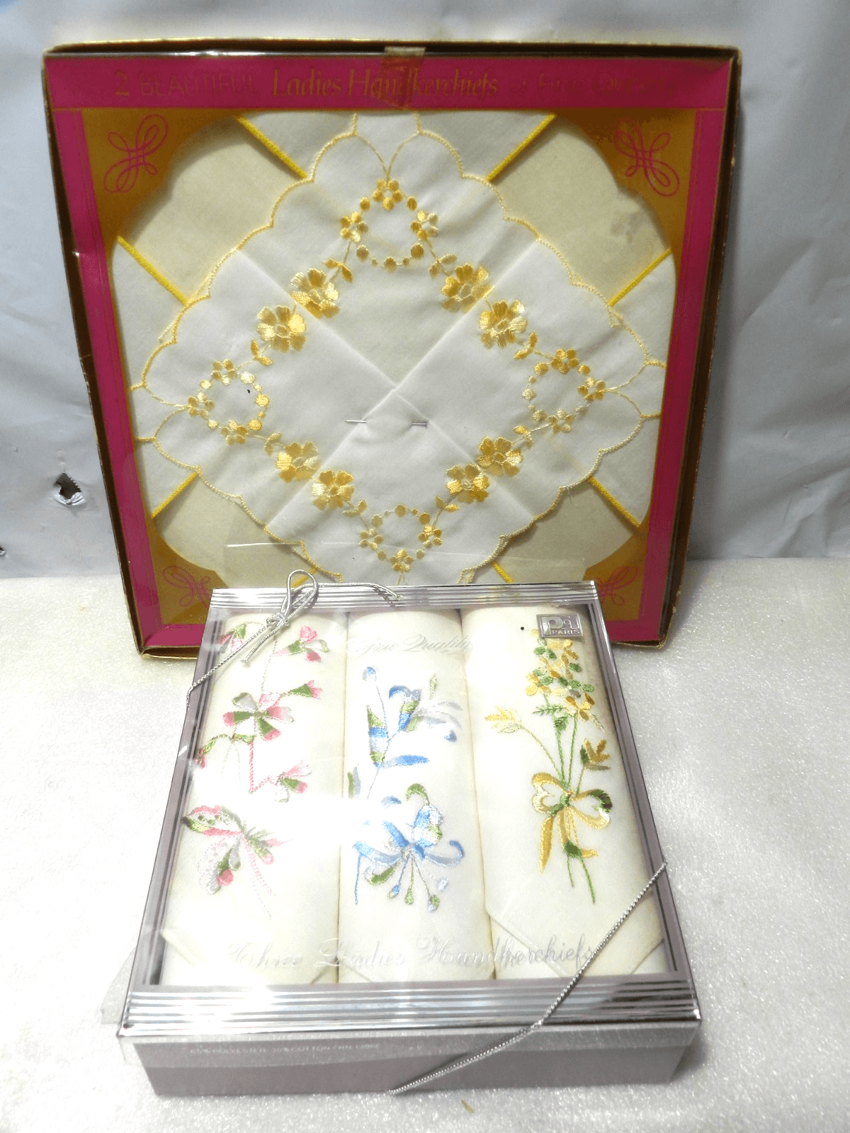 5 Vintage Embroidered Hankies Handkerchiefs New in Original Gift Box D8JJ
