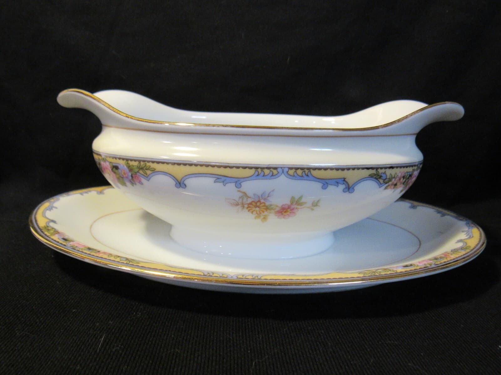 Noritake M Japan Oxford Bone China Gravy Boat with Attached Plate Gilt Trim J1K