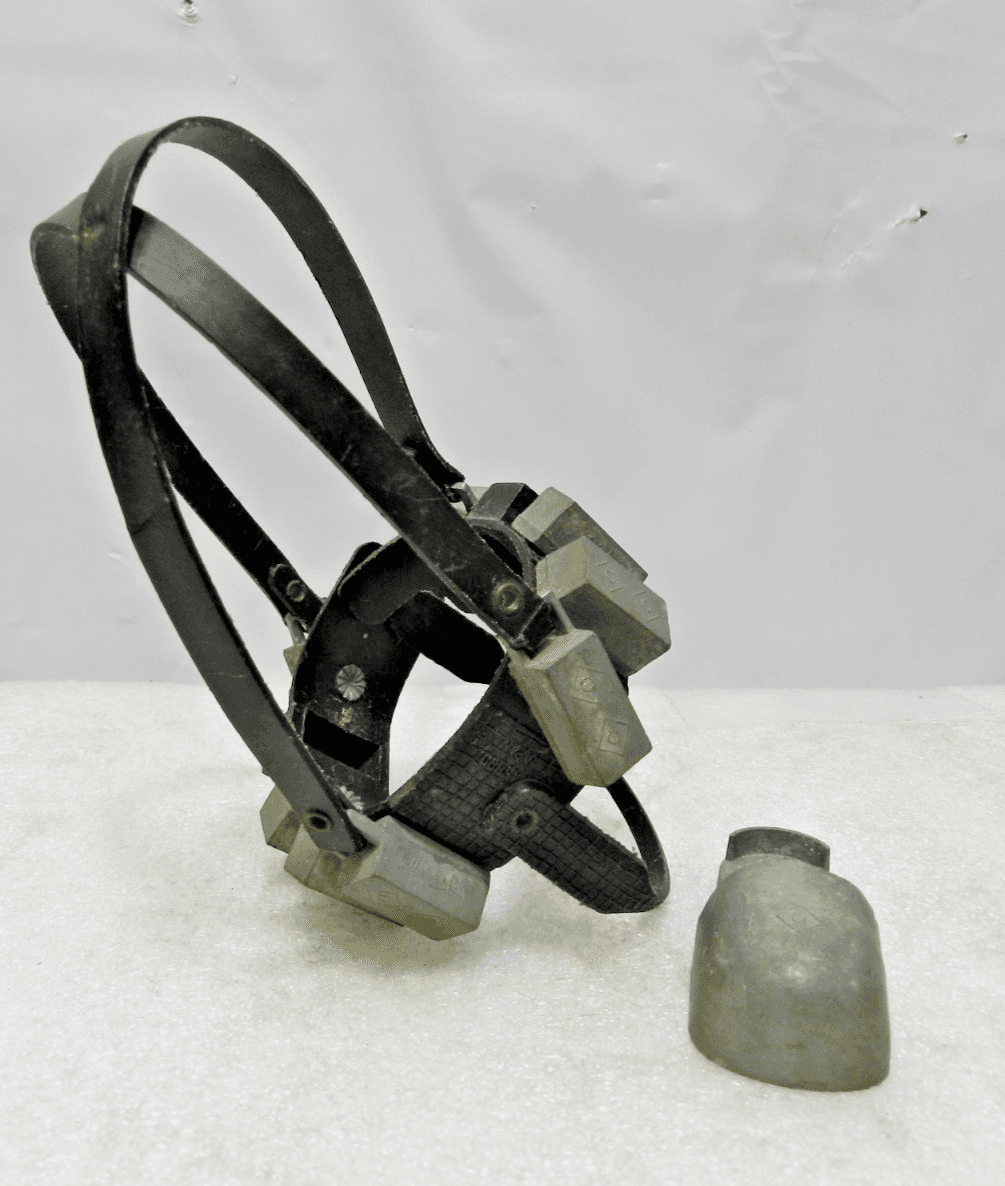 Vintage 1964 Hasbro GI Joe Deep Sea Diver Weighted Belt 8 Weights & 1 Shoe L70JJ