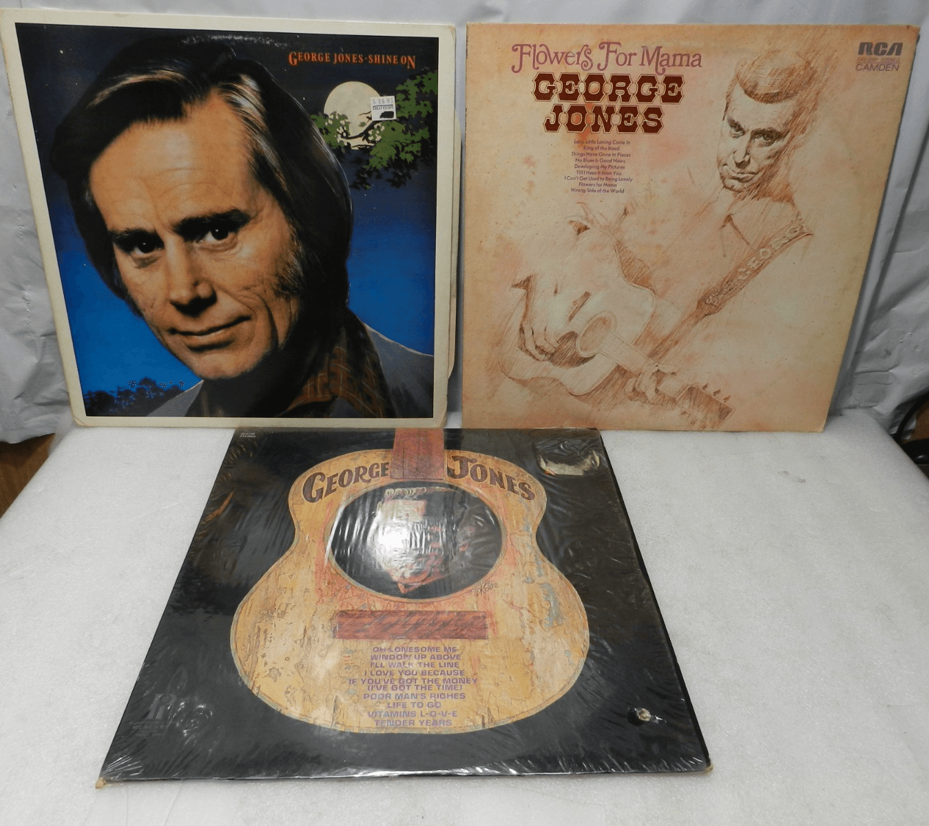 3 George Jones Vinyl Albums Shine On, Flowers for Mama & Oh Lonesome Me (L72JJ)
